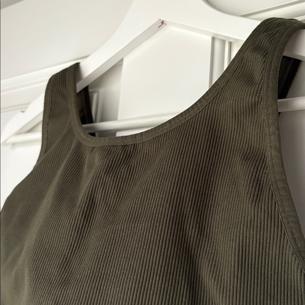 Victoria’s Secret Sport Olive Green Ribbed Women's Tank Bra Top Large - Picture 3 of 4